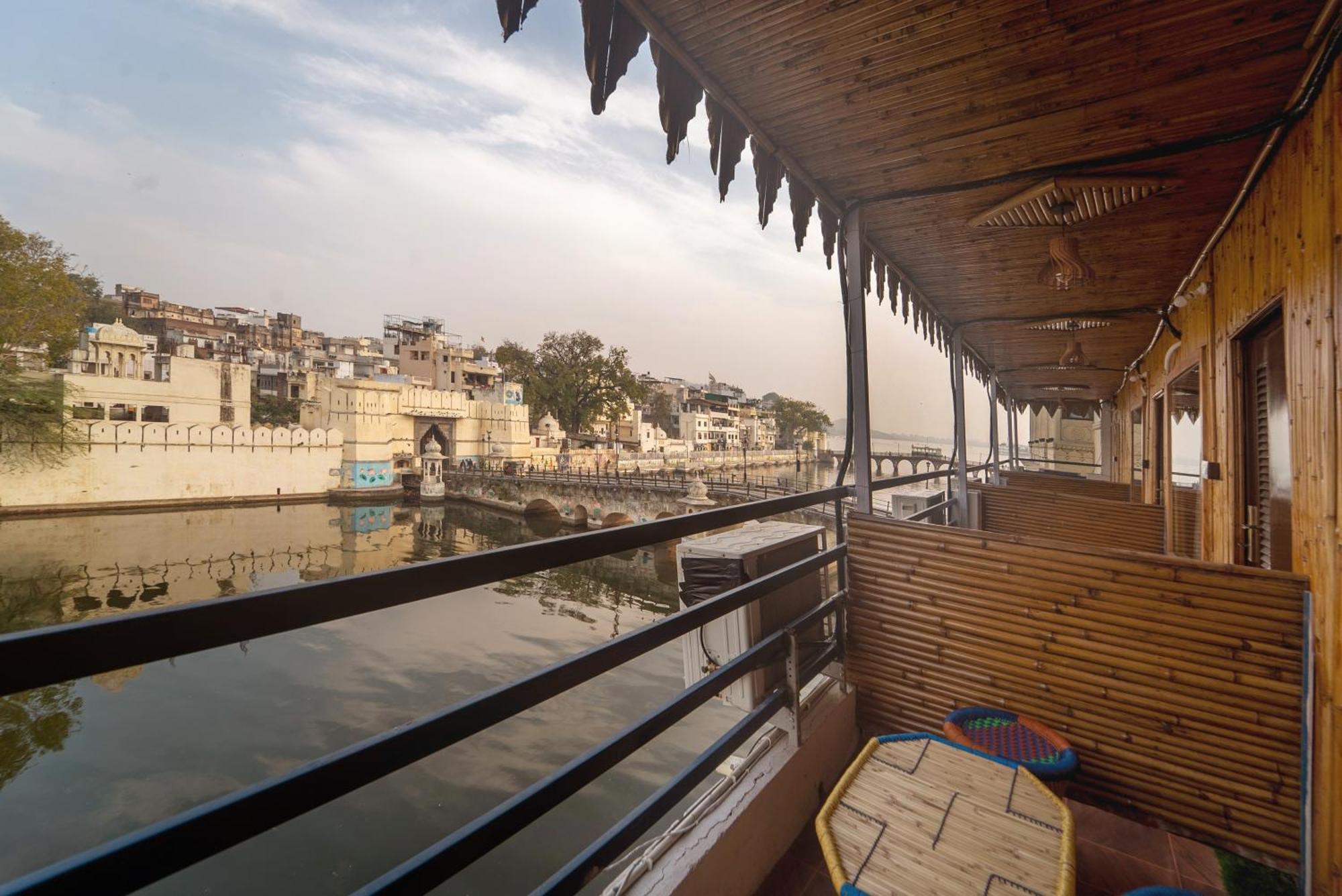 Venice View Hotel & Restaurant Udaipur Exterior photo